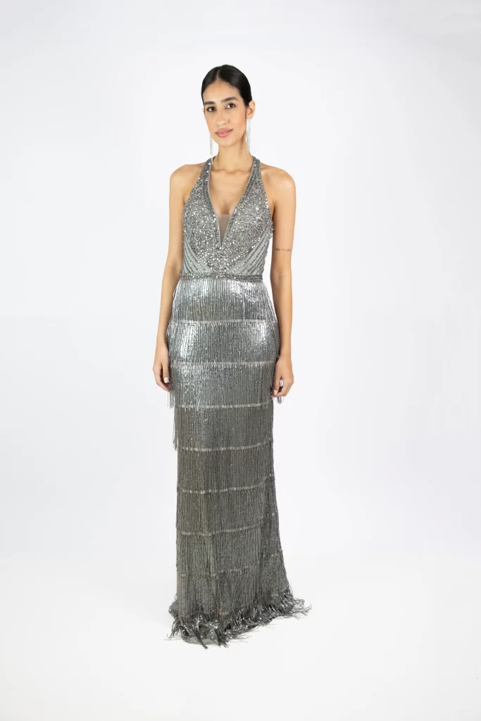 vestido-prata-com-paetes-e-franjas