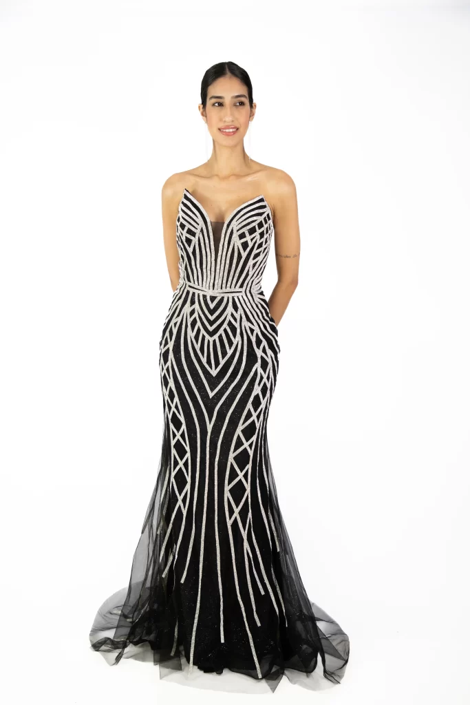 vestido-preto-bordado-prata